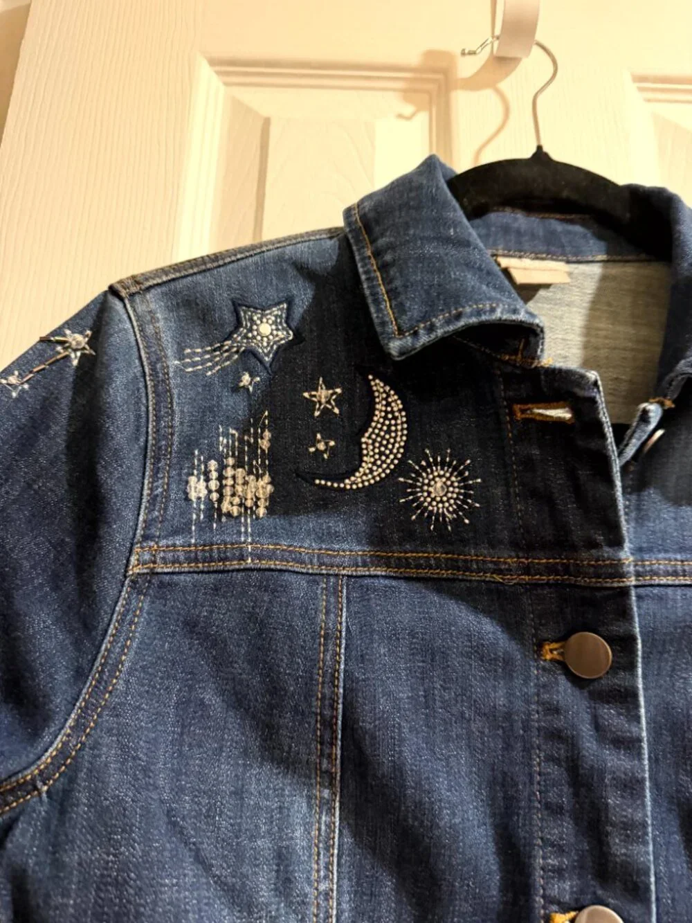 NWOT Chico’s Embellished Celestial Denim Jacket Sz Chico's 0 / Regular 4/6 - Picture 3 of 9